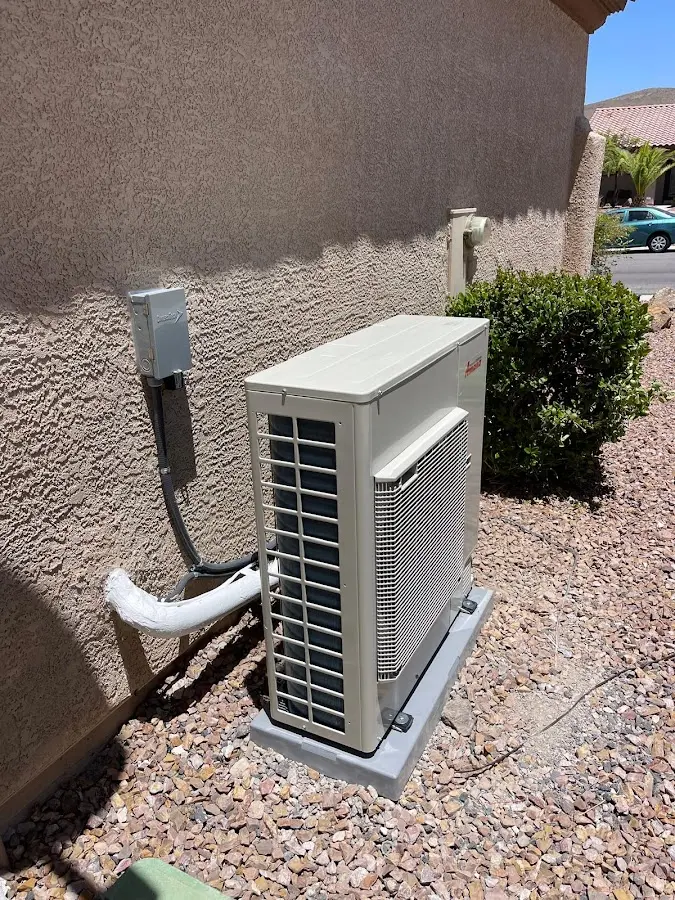 Residential air conditioning condenser unit in Sugarland Run
